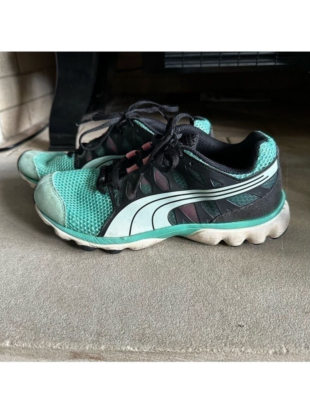 Puma women’s walking athletic shoes size 7 - Picture 2 of 8